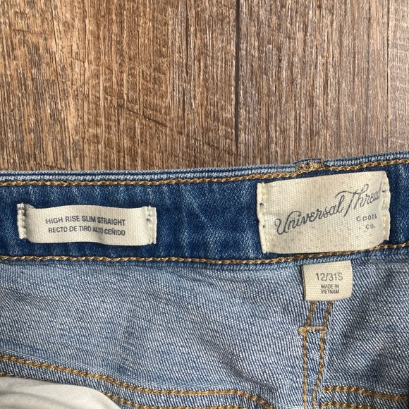 Universal Thread High Rise Jeans Size 12 - Picture 2 of 2